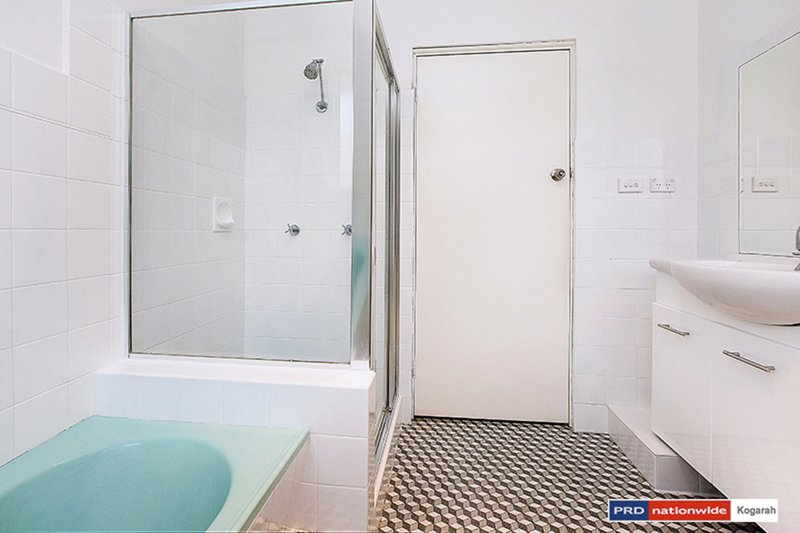 Photo - 20 Moorefield Avenue, Kogarah NSW 2217 - Image 6