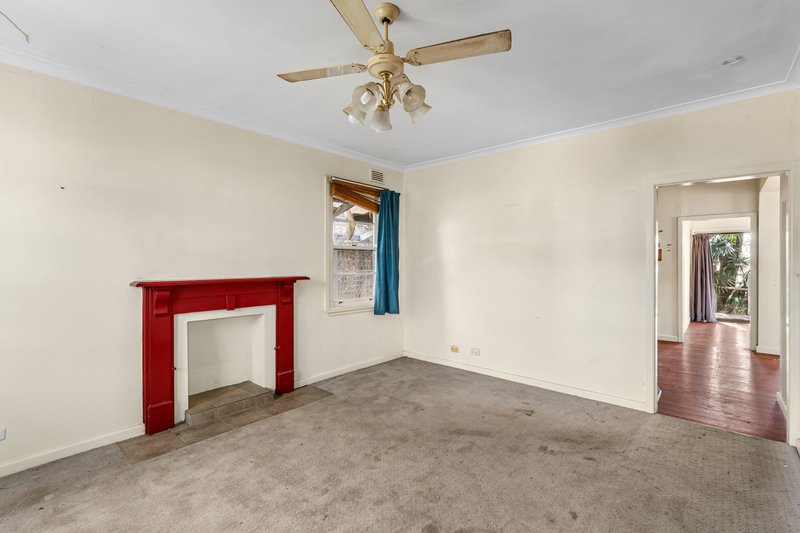 Photo - 20 Morison Crescent, Seymour VIC 3660 - Image 4