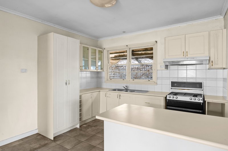 Photo - 20 Morison Crescent, Seymour VIC 3660 - Image 9