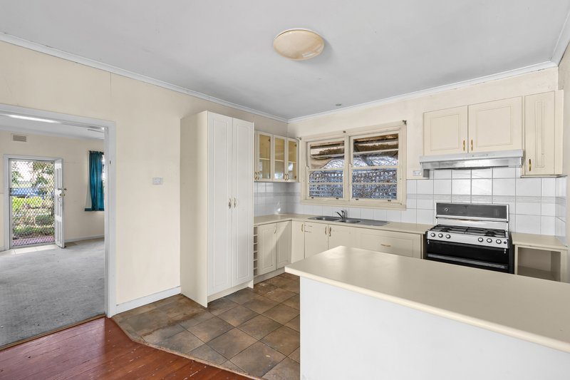 Photo - 20 Morison Crescent, Seymour VIC 3660 - Image 10