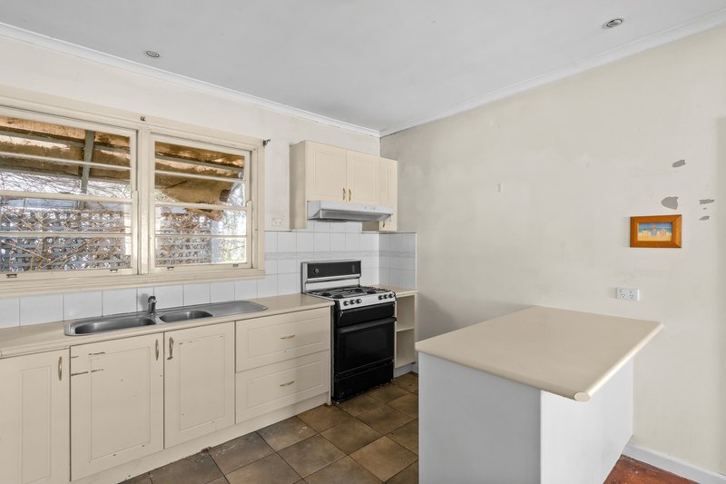 Photo - 20 Morison Crescent, Seymour VIC 3660 - Image 11