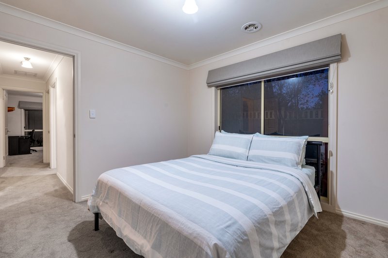 Photo - 20 Mosman Way, Craigieburn VIC 3064 - Image 14