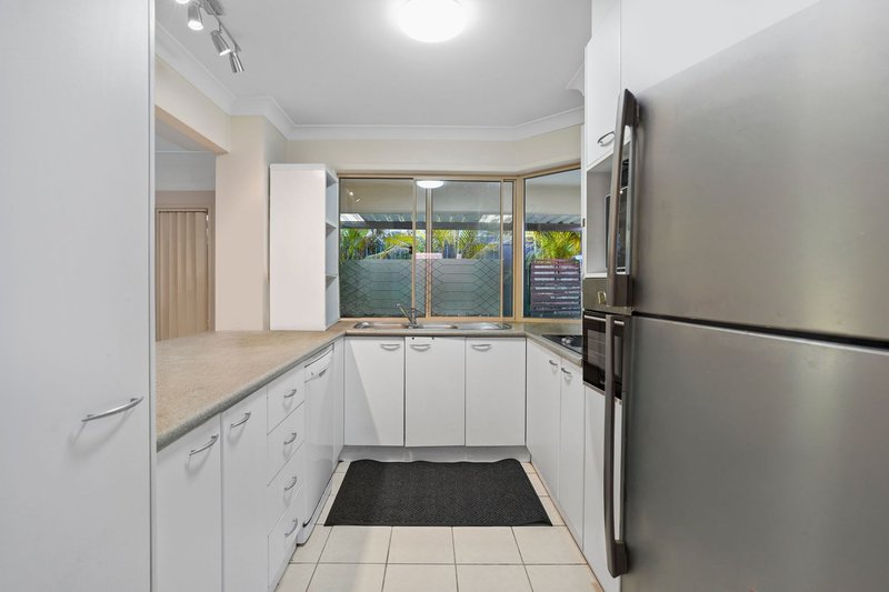 Photo - 20 Mountain View Crescent, Mount Warren Park QLD 4207 - Image 5