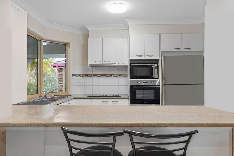 Photo - 20 Mountain View Crescent, Mount Warren Park QLD 4207 - Image 6