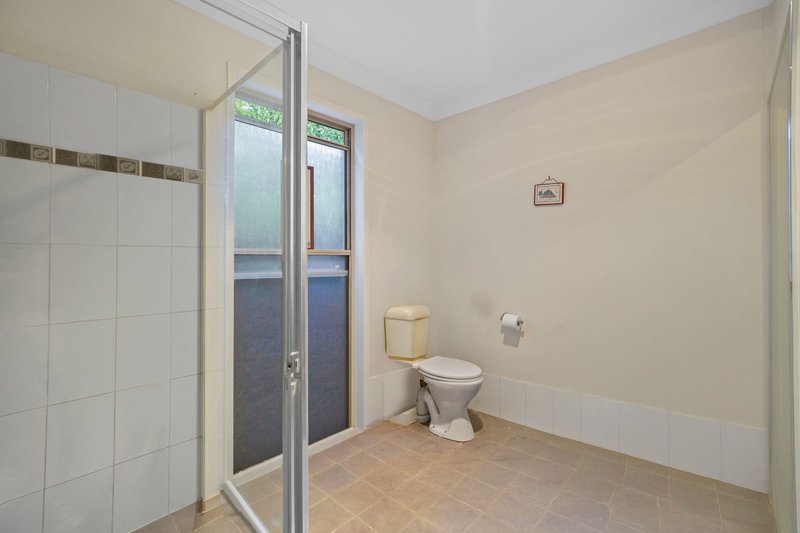 Photo - 20 Mountain View Crescent, Mount Warren Park QLD 4207 - Image 9