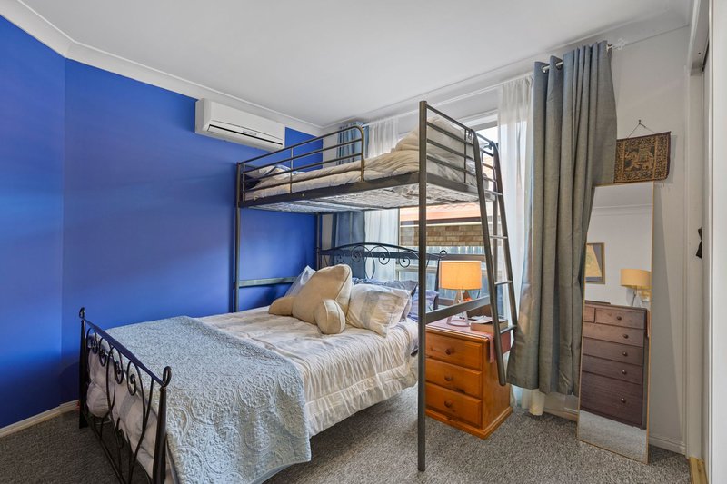 Photo - 20 Mountain View Crescent, Mount Warren Park QLD 4207 - Image 10