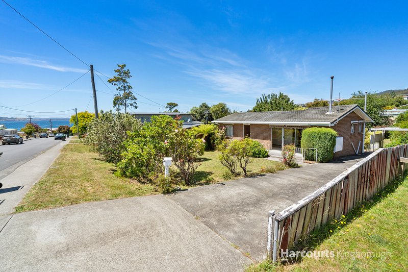 Photo - 20 Myuna Road, Blackmans Bay TAS 7052 - Image 10