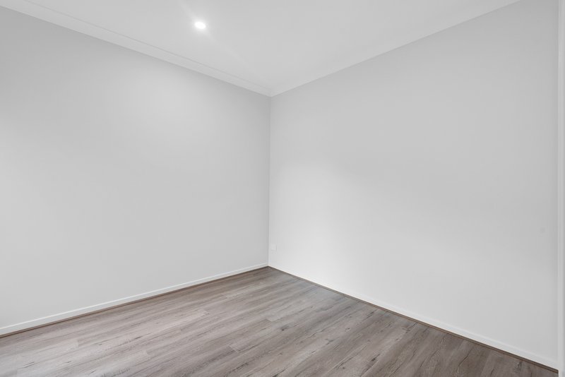 Photo - 20 Napier Street, Tarneit VIC 3029 - Image 5