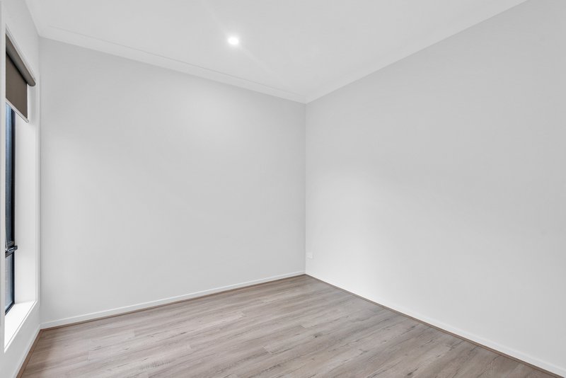 Photo - 20 Napier Street, Tarneit VIC 3029 - Image 6