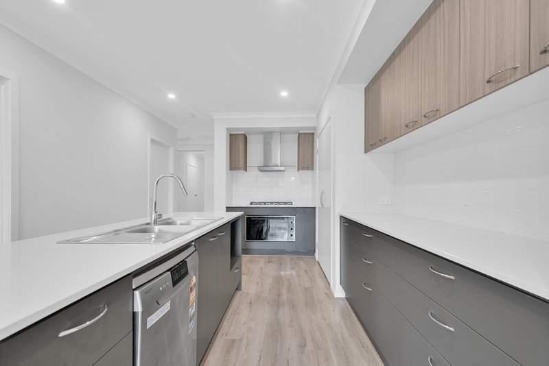 Photo - 20 Napier Street, Tarneit VIC 3029 - Image 8