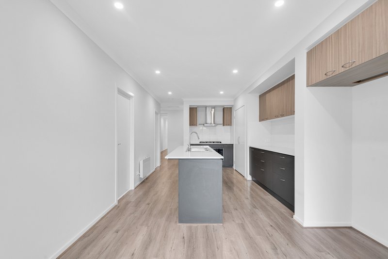 Photo - 20 Napier Street, Tarneit VIC 3029 - Image 9