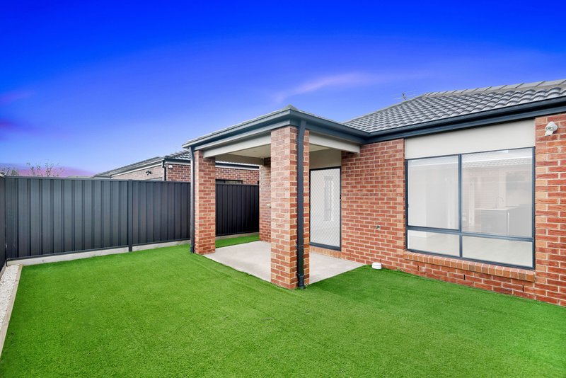 Photo - 20 Napier Street, Tarneit VIC 3029 - Image 15