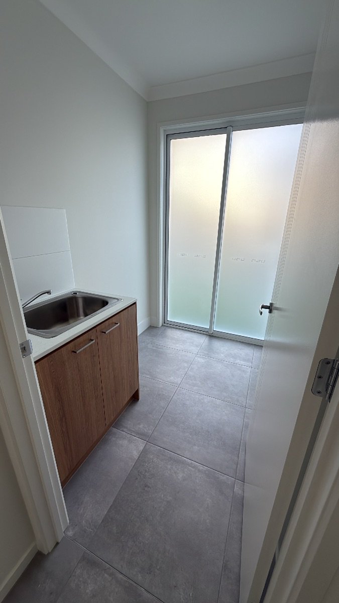 Photo - 20 Naranja Crescent, Benowa QLD 4217 - Image 8