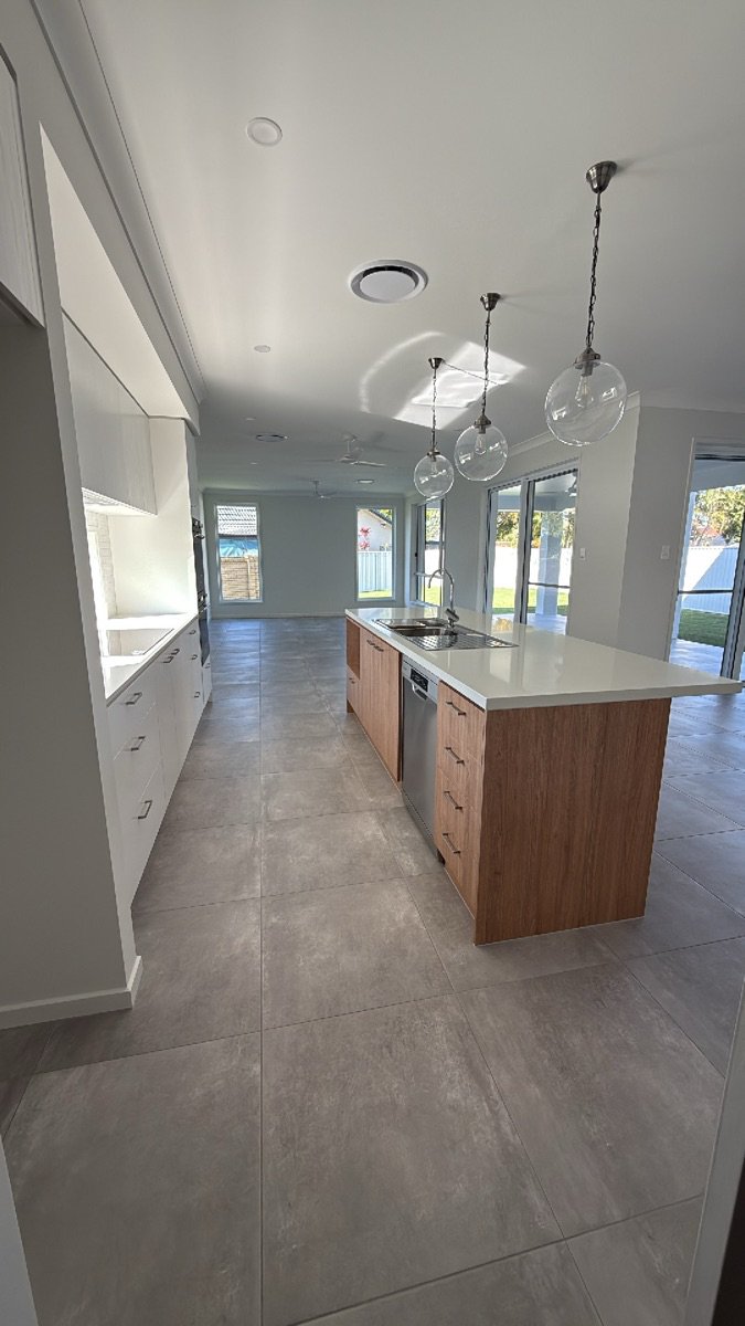 Photo - 20 Naranja Crescent, Benowa QLD 4217 - Image 11