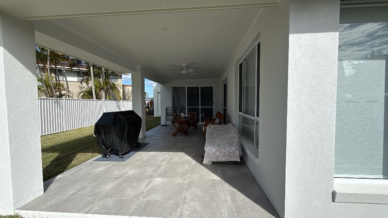 Photo - 20 Naranja Crescent, Benowa QLD 4217 - Image 16
