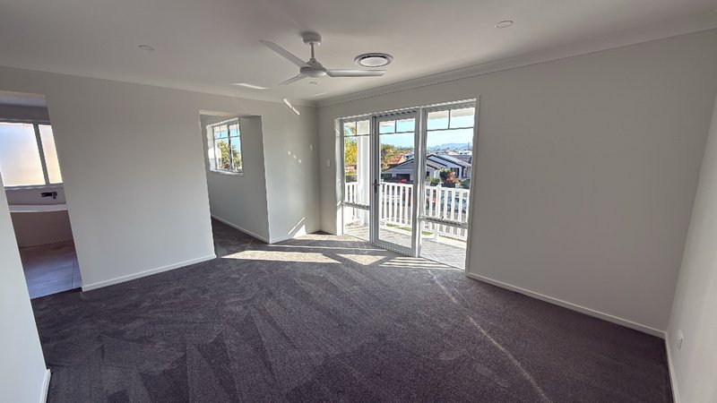 Photo - 20 Naranja Crescent, Benowa QLD 4217 - Image 23