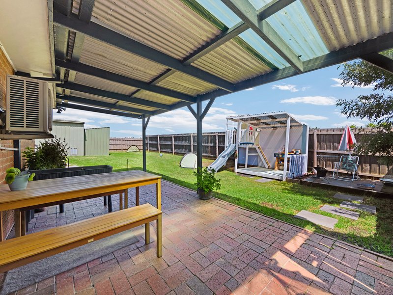 Photo - 20 Navarre Drive, Cranbourne West VIC 3977 - Image 14