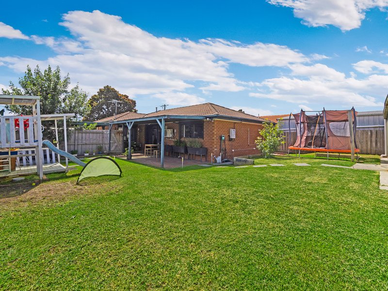 Photo - 20 Navarre Drive, Cranbourne West VIC 3977 - Image 17