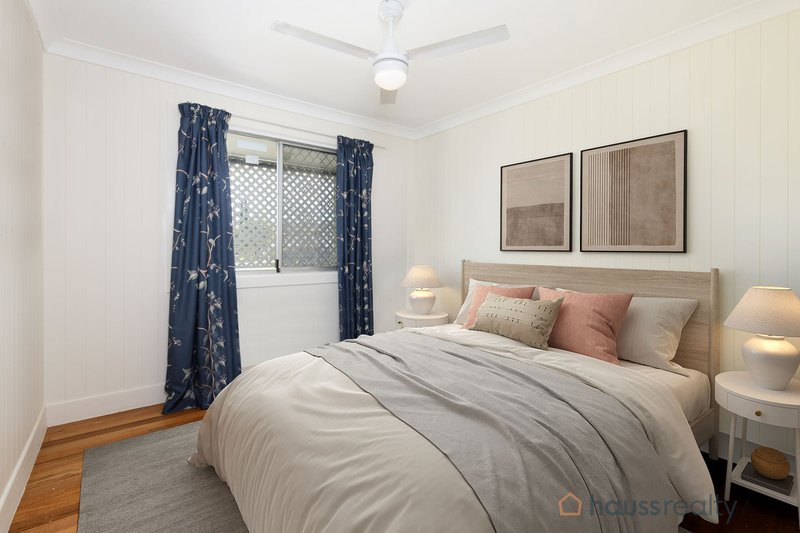 Photo - 20 Neata Street, Corinda QLD 4075 - Image 6