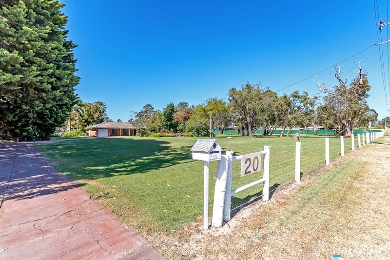 Photo - 20 Neaves Road, Mariginiup WA 6078 - Image 2