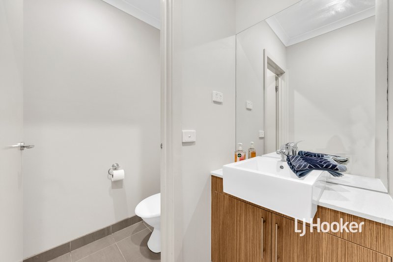 Photo - 20 Nest Place, Point Cook VIC 3030 - Image 3