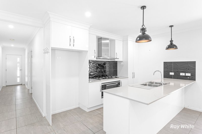 Photo - 20 New Haven Way, Parkhurst QLD 4702 - Image 2