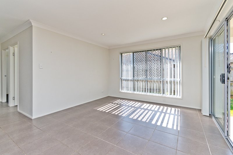 Photo - 20 Newmarket Drive, Morayfield QLD 4506 - Image 5