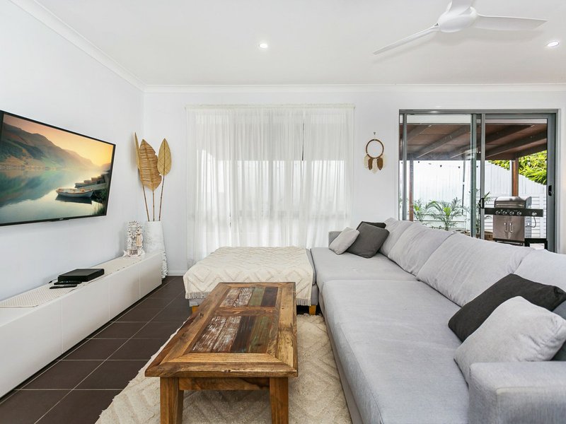 Photo - 20 Nikau Crescent, Nerang QLD 4211 - Image 10