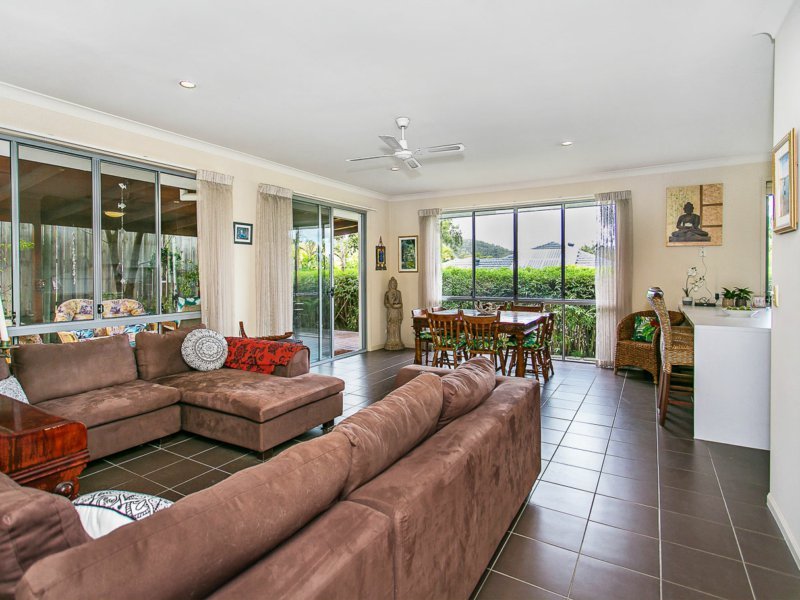 Photo - 20 Nikau Crescent, Nerang QLD 4211 - Image 3