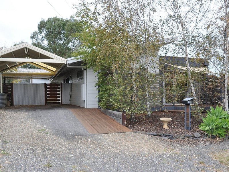 Photo - 20 Norfolk Avenue, Victor Harbor SA 5211 - Image 2