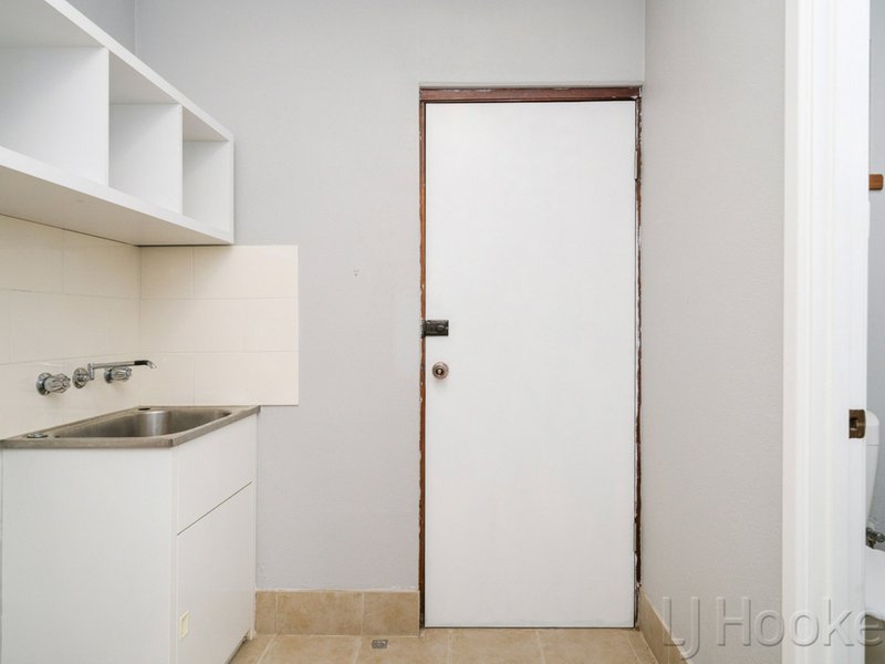 Photo - 20 Nutcher Way, Parmelia WA 6167 - Image 8