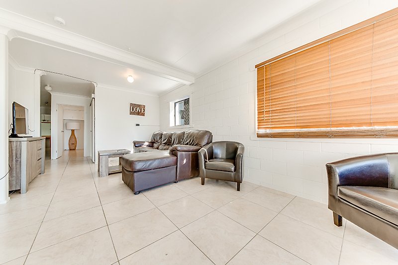 Photo - 20 Ocean Parade, Cooee Bay QLD 4703 - Image 5