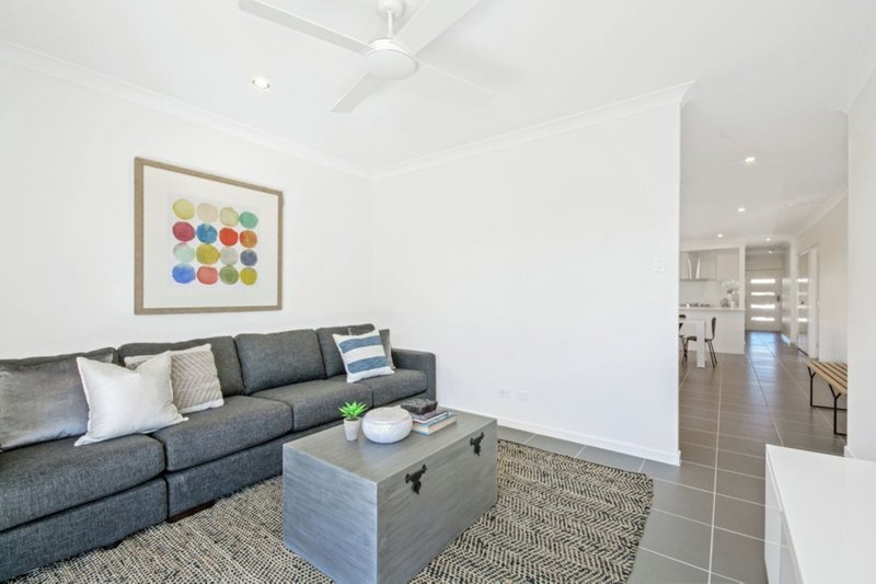 Photo - 20 Ochre Crescent, Caloundra West QLD 4551 - Image 9