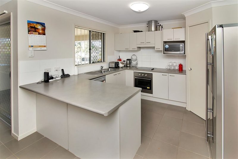 Photo - 20 O'Donnell Street, Augustine Heights QLD 4300 - Image 3