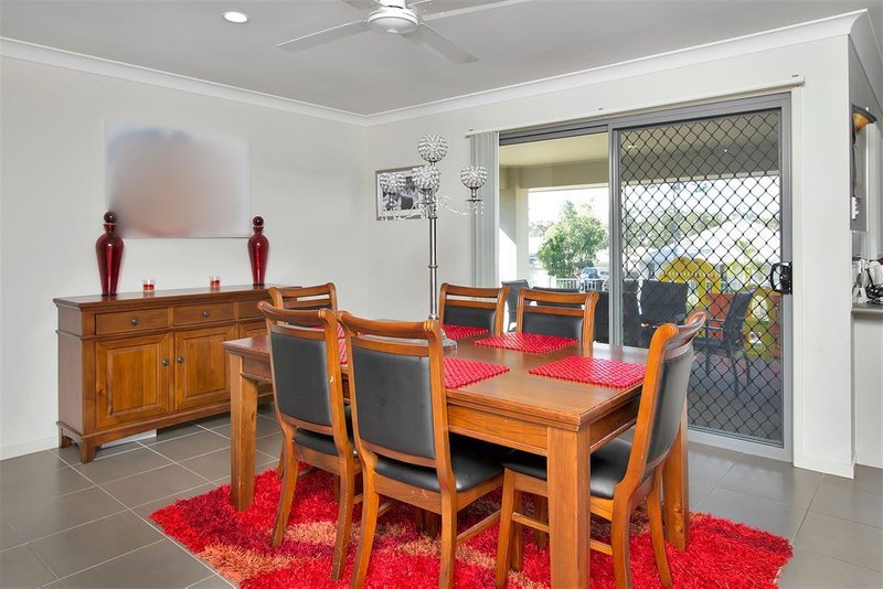 Photo - 20 O'Donnell Street, Augustine Heights QLD 4300 - Image 4