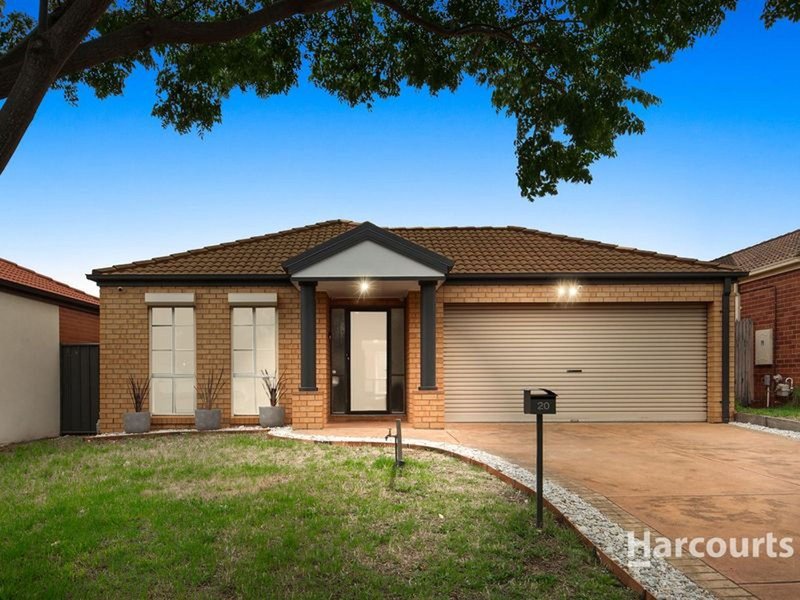 20 Olsen Retreat, Caroline Springs VIC 3023