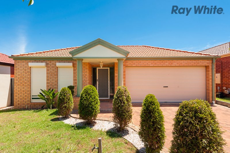 20 Olsen Retreat, Caroline Springs VIC 3023