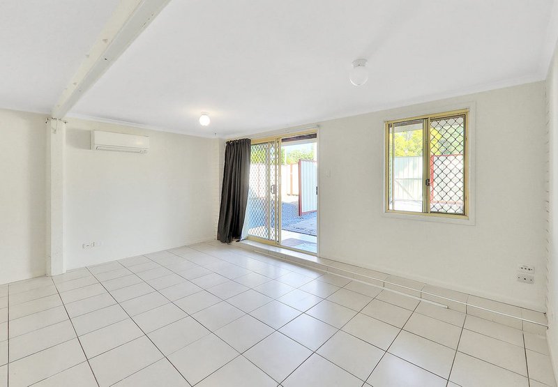 Photo - 20 O'Malley Street, Loganlea QLD 4131 - Image 13