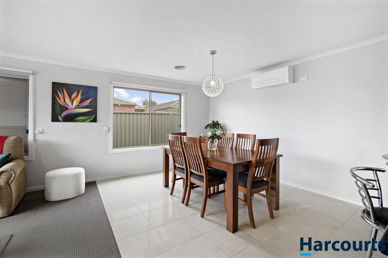 Photo - 20 Oscar Drive, Sebastopol VIC 3356 - Image 3