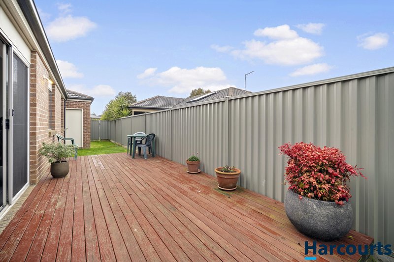 Photo - 20 Oscar Drive, Sebastopol VIC 3356 - Image 8