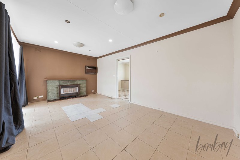 Photo - 20 Oulton Street, Fawkner VIC 3060 - Image 5