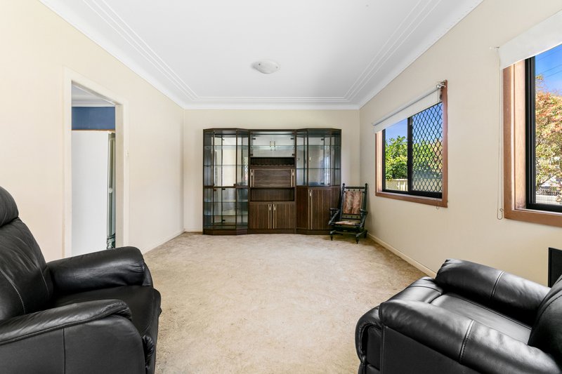 Photo - 20 Ourringo Street, Budgewoi NSW 2262 - Image 4