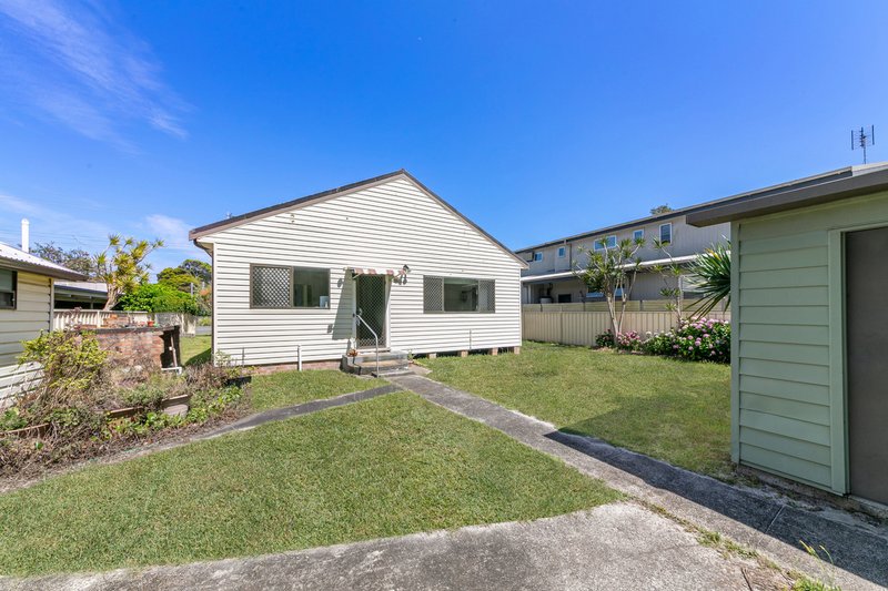 Photo - 20 Ourringo Street, Budgewoi NSW 2262 - Image 8