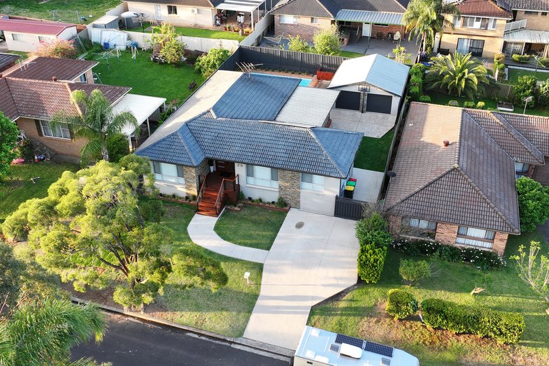 Photo - 20 Owen Stanley Road, Glenfield NSW 2167 - Image 14