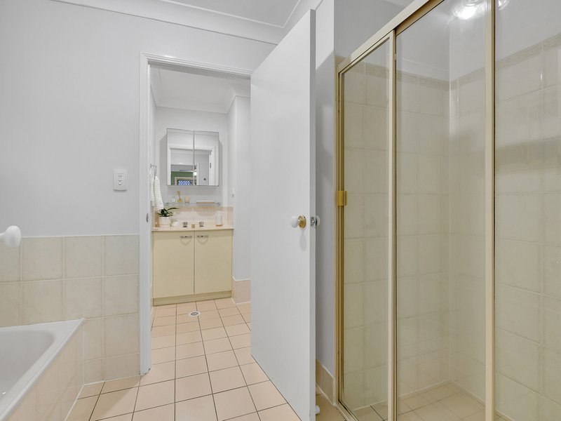 Photo - 20 Oxley Place, Forest Lake QLD 4078 - Image 5