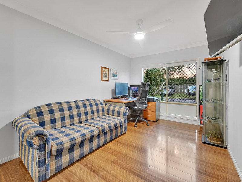 Photo - 20 Oxley Place, Forest Lake QLD 4078 - Image 8