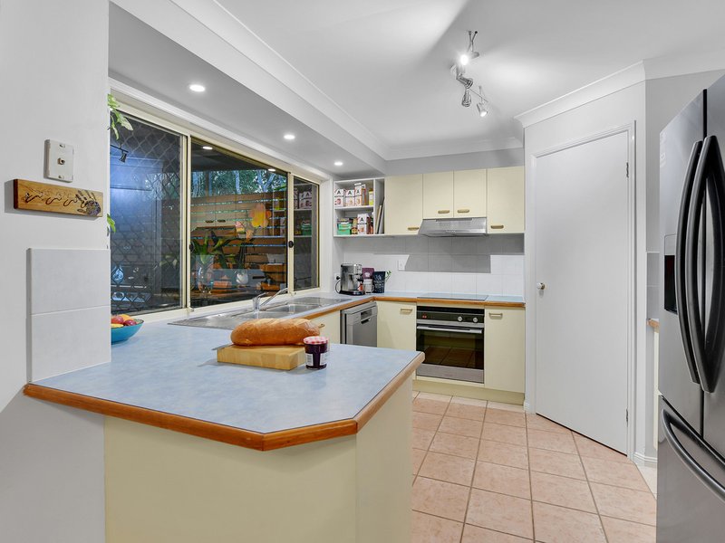Photo - 20 Oxley Place, Forest Lake QLD 4078 - Image 9