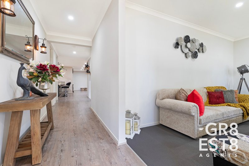 Photo - 20 Panama Road, Cranbourne West VIC 3977 - Image 3