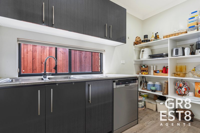 Photo - 20 Panama Road, Cranbourne West VIC 3977 - Image 8