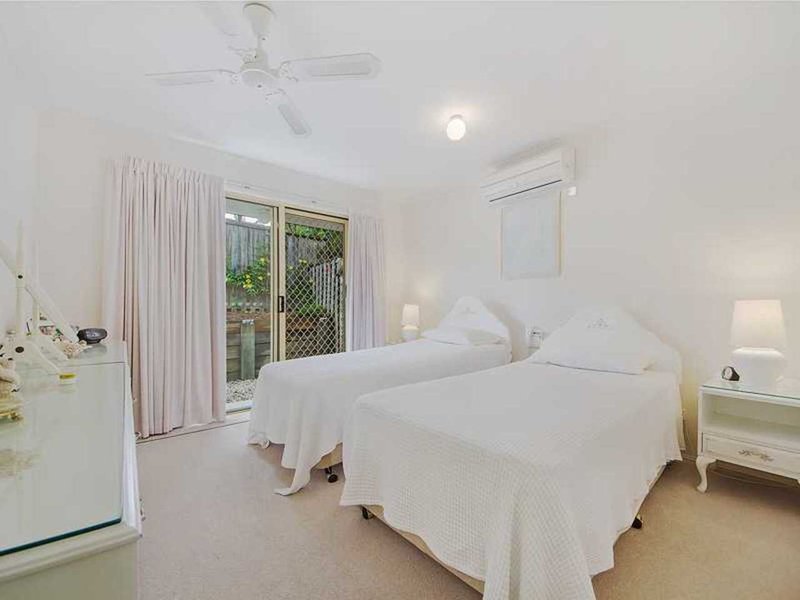 Photo - 20 Parkside Circuit, Robina QLD 4226 - Image 8